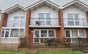 19 Waterside Park